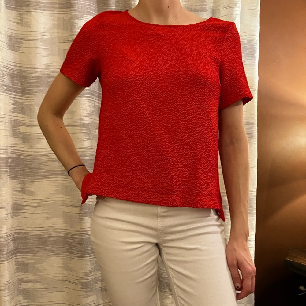 Red elegant tshirt